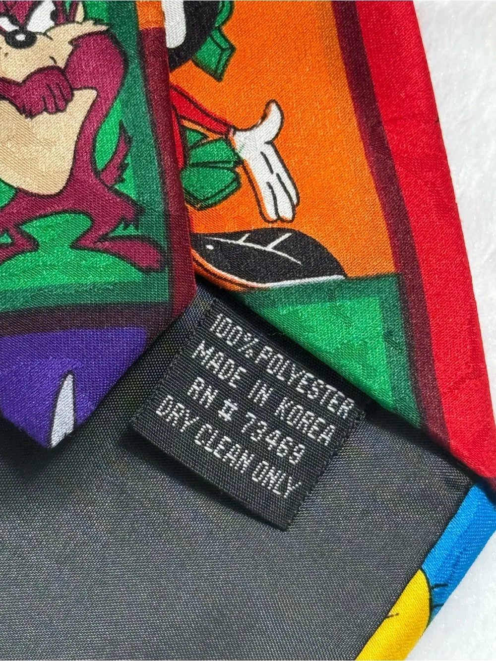 Looney Tunes Mania Vintage Character Necktie Bugs Bunny Taz Tweety 58”